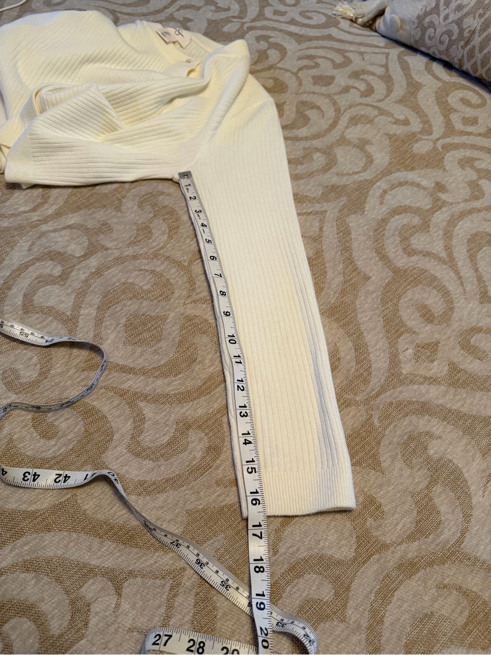 Jessica Simpson Ivory Ribbed Cropped Button Cardigan Sweater Small - Picture 12 of 13